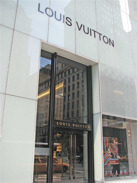 louis vuitton ny closing.